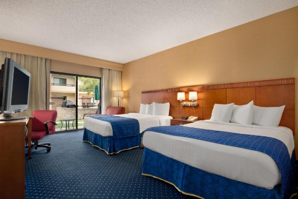 Baymont by Wyndham Columbia Northwest image 16