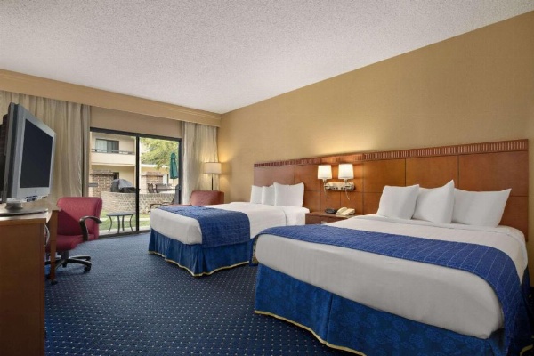 Baymont by Wyndham Columbia Northwest image 25
